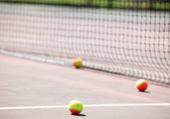 Construction d'un terrain de tennis en béton poreux à Nice