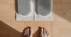 découvrez les bienfaits de l'acupressure avec notre tapis spécialement conçu. soulagez les tensions, améliorez votre circulation sanguine et détendez-vous en profondeur grâce à une expérience apaisante qui favorise le bien-être physique et mental.