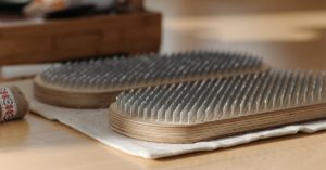 découvrez les bienfaits du tapis d'acupression pour soulager le stress, améliorer la circulation sanguine et favoriser la détente. transformez votre expérience de bien-être avec cet accessoire innovant, idéal pour la relaxation à la maison.
