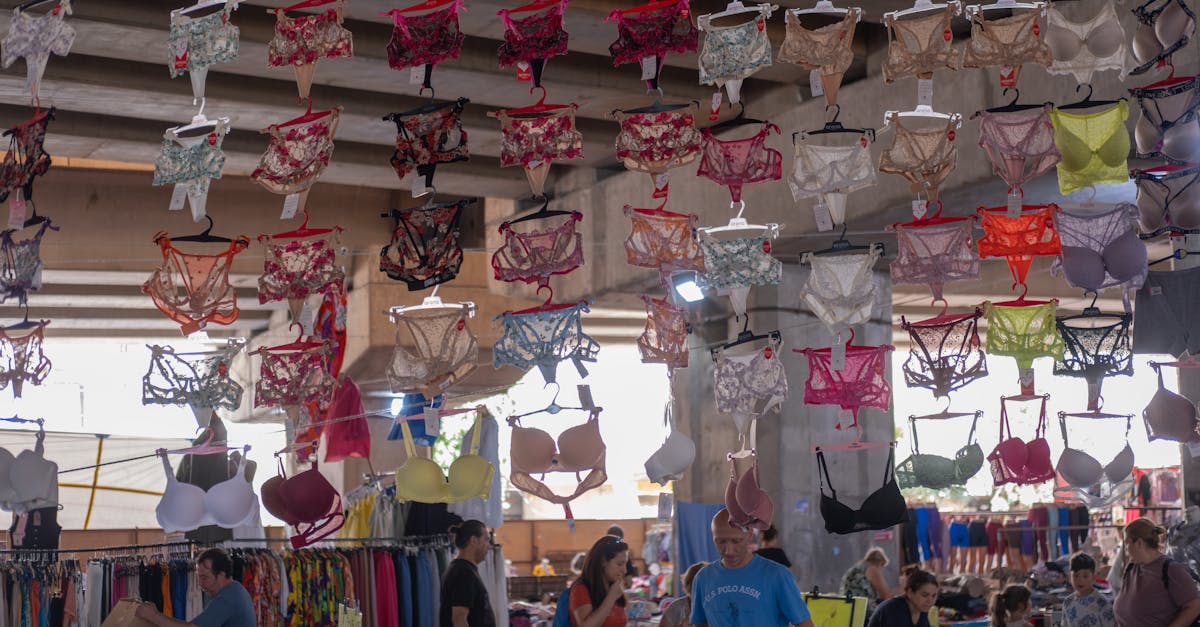 découvrez le marché de la lingerie, un secteur en pleine expansion mettant en avant des tendances innovantes, des designs élégants et des matériaux de qualité. explorez les dernières collections, les marques incontournables et les évolutions des consommateurs pour mieux comprendre cet univers fascinant et sensuel.