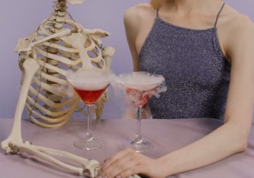 découvrez une sélection envoûtante de costumes sexy pour toutes les occasions. que ce soit pour une fête, un événement spécial ou une soirée intime, trouvez le costume qui saura révéler votre sensualité et éveiller les désirs. explorez des styles variés et laissez libre cours à votre imagination!