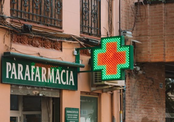 découvrez notre parapharmacie en ligne, votre destination pour des produits de santé et de beauté. explorez une large gamme de soins cosmétiques, d’articles pharmaceutiques et de conseils d'experts pour prendre soin de vous au quotidien.
