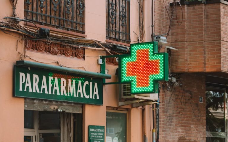 découvrez notre parapharmacie en ligne, votre destination pour des produits de santé et de beauté. explorez une large gamme de soins cosmétiques, d’articles pharmaceutiques et de conseils d'experts pour prendre soin de vous au quotidien.