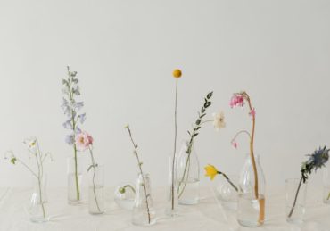 découvrez notre collection unique de vases, alliant design moderne et élégance classique. parfaits pour sublimer votre intérieur, nos vases s'adaptent à tous les styles et ajoutent une touche de charme à votre décoration.
