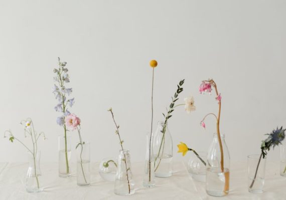 découvrez notre collection unique de vases, alliant design moderne et élégance classique. parfaits pour sublimer votre intérieur, nos vases s'adaptent à tous les styles et ajoutent une touche de charme à votre décoration.