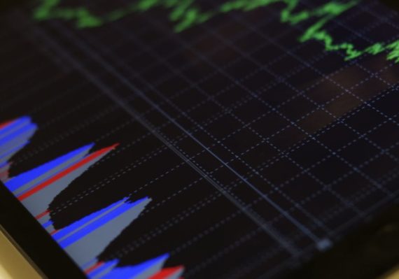 découvrez le trading : apprenez les bases, explorez les stratégies et trouvez des conseils pour investir efficacement sur les marchés financiers, que vous soyez débutant ou expérimenté.