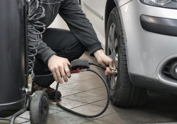 découvrez nos conseils et astuces pour l’entretien et la maintenance de votre véhicule afin de garantir sa fiabilité, prolonger sa durée de vie et rouler en toute sécurité toute l’année.
