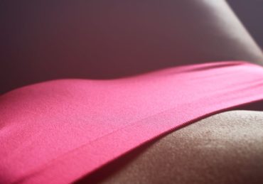 découvrez notre collection de lingerie élégante et confortable, conçue pour sublimer toutes les silhouettes. offrez-vous style, qualité et séduction au quotidien.