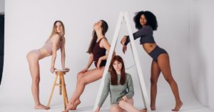 découvrez les tendances actuelles de la lingerie femme : styles incontournables, matières élégantes et couleurs en vogue pour sublimer votre quotidien.