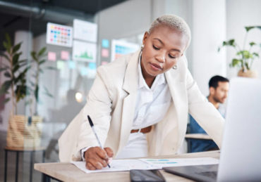 la création site internet Lyon doit intégrer des éléments visuels cohérents avec l’identité de l’entreprise pour