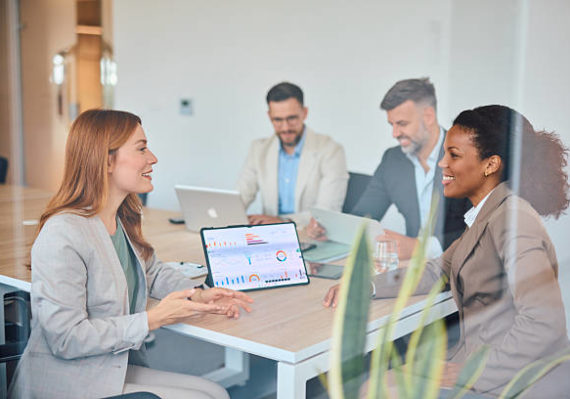 Une agence refonte site internet Paris intervient précisément sur ces leviers afin de repositionner un site dans les résultats Google.