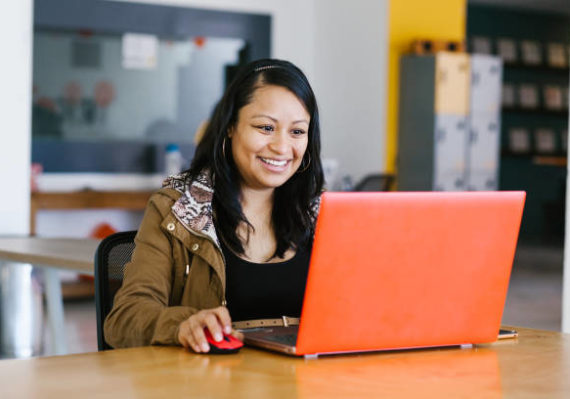 Dans une stratégie de SEO restaurant Paris, il est indispensable d’optimiser les pages avec des mots-clés locaux, d’intégrer une fiche