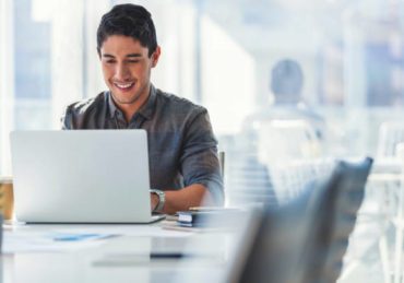 Pour réussir à développer sa visibilité digitale Paris, il est indispensable de travailler le référencement naturel local.