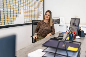 Le site vitrine Paris joue ici un rôle central dans une stratégie de référencement local efficace. En effet, il permet