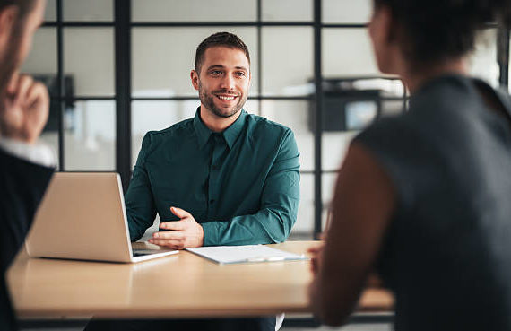 Dans ce contexte, branding entreprise Paris s’impose comme un levier stratégique essentiel pour se démarquer dans un marché saturé.