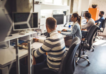 Un expert WordPress Lyon intervient dès cette phase pour analyser les besoins, définir les cibles et structurer un site aligné