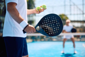 construction court de tennis en béton poreux à Fréjus